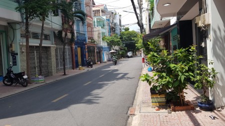 Cho thuê nhà nguyên căn Nguyễn Minh Hoàng P12 Tân Bình trệt 3 lầu sân để xe trước nhà, ban công từng tầng