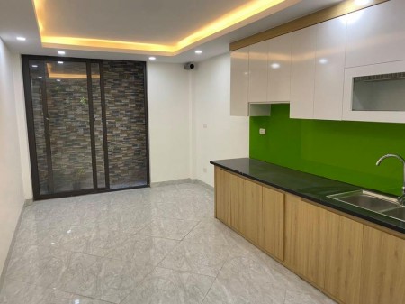 Cần bán nhà riêng phố Kim Giang 4,5 tầng dt 48m nhỉnh 3 tỷ, cách ô tô 10m