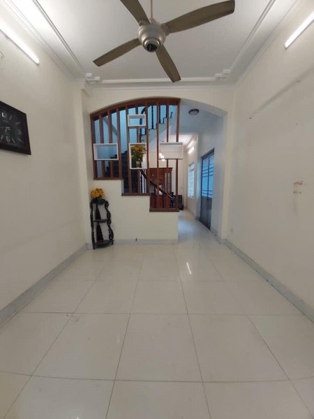 Bán nhà Ngọc Thụy, quận Long Biên, lô góc, ô tô qua nhà 47m2, Giá 3,55 tỷ