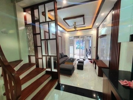 Nguyễn An Ninh giá 6.5 tỷ, nhà đẹp, thông thoáng, 5m ra đường chính