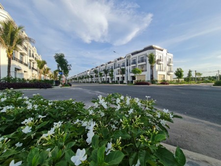 Bán Gấp 110m2 Đất Thổ Cư, SHR, Bàu Bàng, nhà phố 1.8 tỷ, khu dân cư