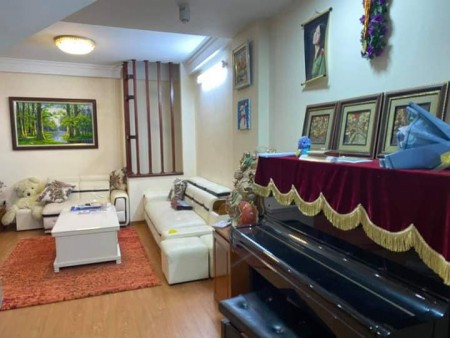 Bán nhà Văn Quán, 37M, 5 tầng, Nhà Đẹp Nội Thất Xịn, Sổ Hoa Hậu, nhỉnh 4 tỷ. Liên Hệ: 0989436616