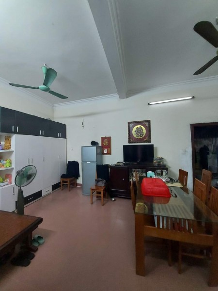 Bán nhà phố Kim Mã, 4 tầng, mặt ngõ thông kinh doanh, thẳng tắp cách phố 3 nhà, giá 2.6 tỷ