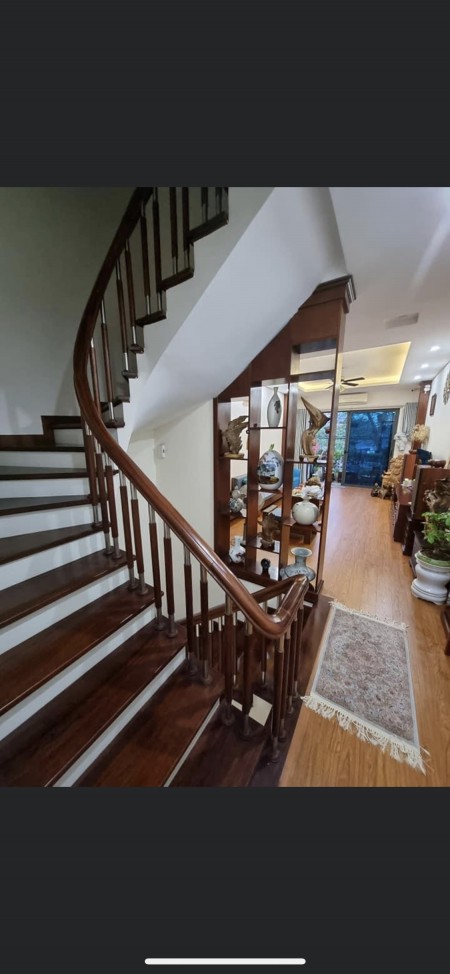 Bán nhà Đại Linh - Trung Văn 64m2, 5 tầng, wiew hồ, oto vào nhà, giá 8.75 tỷ