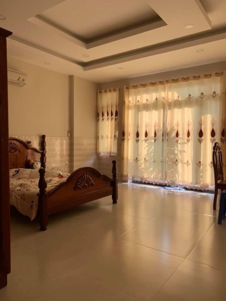 Bán nhà HXH gần chợ Triển Lãm Tân Bình Hoàng Văn Thụ, Út Tịch, chỉ hơn 80tr/m2, 4 lầu, lh gấp: 0908473588