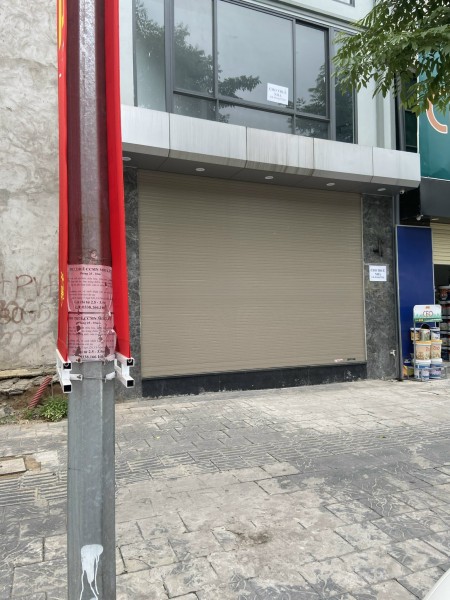Cho thuê cả căn nhà 5 tầng mặt phố vị trị đẹp đường Phạm Văn Đồng giá thỏa thuận