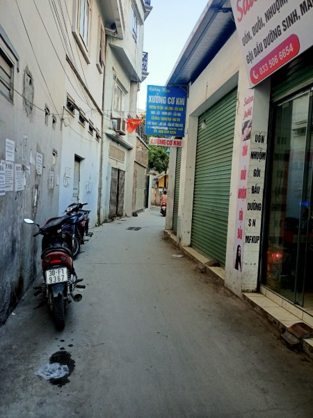Cho thuê cửa hàng ngay ngã 3 ngõ 67 và phố Nam Dư, Lĩnh Nam Hoàng Mai, Hà Nội.