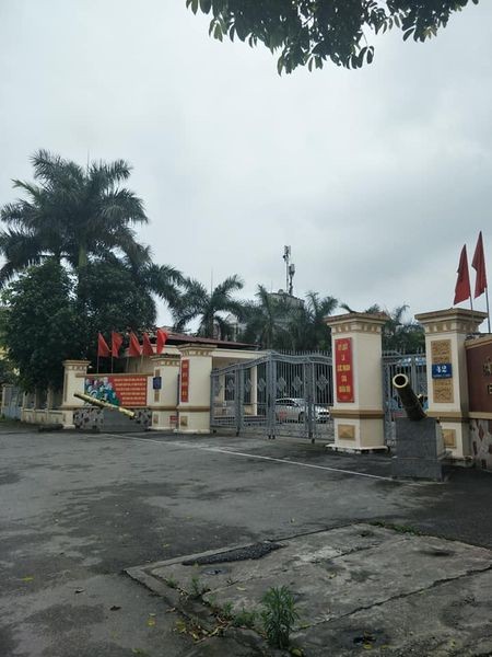 Cần bán gấp mảnh đất cạnh đường Ngọc Thụy 55m2, mặt tiền 5.7m, giá 3.8 tỷ, ô tô tránh.