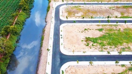 Cần bán đất dt 5x20 nằm trong khu dân cư đầy đủ tiện ích