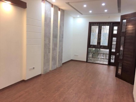 Bán nhà Tô Vĩnh Diện diện tích 52m2, 3 phòng ngủ, giá 4,9 tỷ