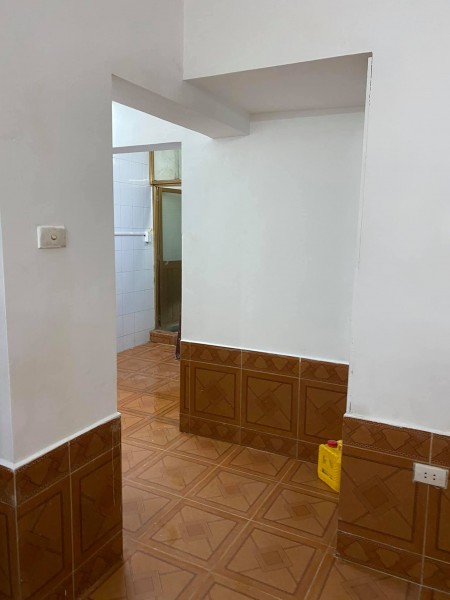 Bán nhà tập thể tầng 1 ngõ 1194 đường Láng. Diện tích 66m2, giá 1.75 tỷ.