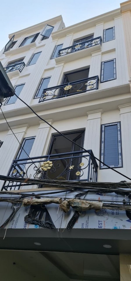Nhà đẹp ở luôn 31m 4 tầng, trung tâm quận Hà Đông nhỉnh 2 tỷ