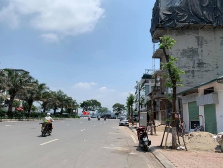 Siêu Phẩm mặt phố một mặt ngõ Văn Cao mặt tiền 8.8m.72m2 chỉ 23.5 tỷ