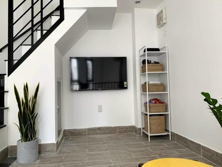 Nhà Quận 10, 5 tầng, bao đẹp, rẻ, chỉ 4.3 tỷ, giấy tờ hợp lệ