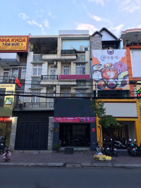 MT Nguyễn Chí Thanh. DT 4 X 16. Nhà 3L Vỉa hè rộng