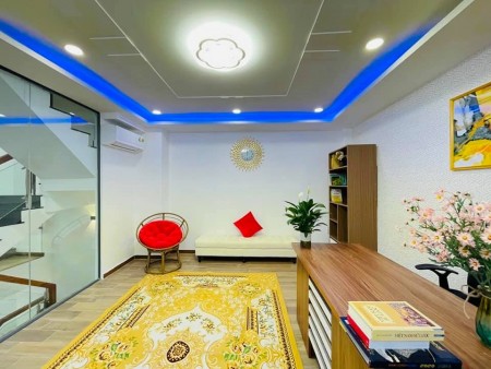 Bán nhà hẻm 343 Hàn Hải Nguyên, Phường 9, Quận 11, 33 M2, 3PN, 3WC, 3 Tầng, giá 4 tỷ 7