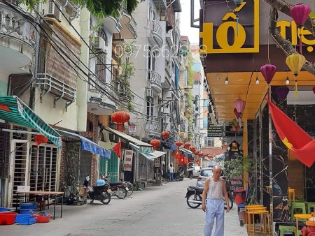 Hàng Siêu hiếm Hà Đông, Nhỉnh 5 Tỷ có nhà phân lô Ao Sen, Kinh doanh đỉnh; LH: 0913621088