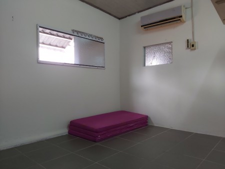Cho thuê phòng trọ, có nước nóng, bếp riêng, nệm, máy lạnh. ti vi, tủ lạnh giá 2.5tr