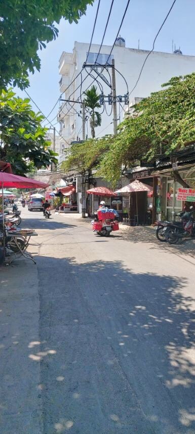 Bán nhà phố đường Quang Trung 4x15m, nhà đẹp, giá tốt mùa dịch