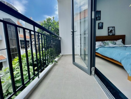 Căn hộ full nội thất mới xây chưa qua sử dụng giá siêu rẻ ban công riêng Quận Phú Nhuận