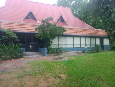 Cho thuê NNC Đường nội bộ 3 Tháng 2, P.12, Q. 10. ngang 35 x 10m, giá 85tr