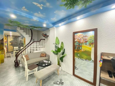 Chính chủ 100% bán nhà dt 38m2, xây 5 tầng đẹp xuất sắc Nguyễn Sơn, Long Biên, giá 3.86 tỷ