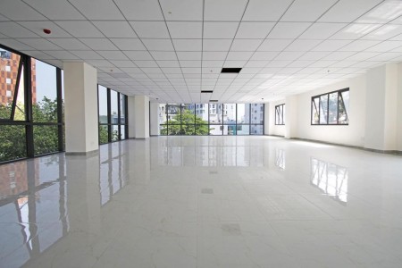 Cần cho thuê mặt bằng văn phòng 250m2 hiện đại mới xây phố Thái Hà làm mọi mô hình cả gym bia