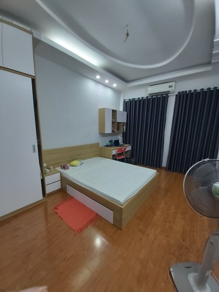 Bầu đại biểu quốc hội trúng, cần bán căn nhà gần tiểu học kim giang 54m chỉ 3 tỷ hơn chút tiểu học.