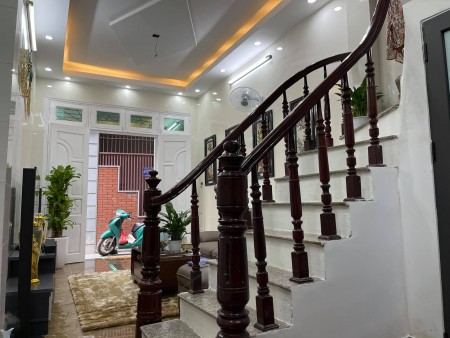 Nhà đẹp, giá đẹp, phố Hoàng Mai, lh 0975426667, sổ chính chủ