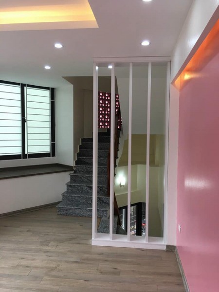 Nhà vườn giữ lòng Thủ Đô, nhà đẹp, 5 tầng đúc kiên cố, giá 5.25 tỷ