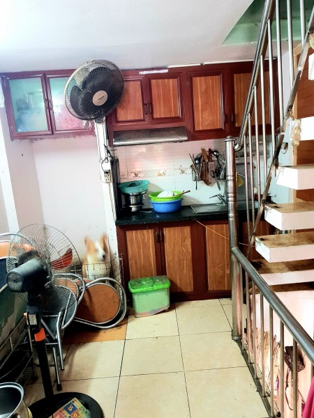 Bán nhà mặt phố Đặng Tiến Đồng, Đống Đa, 45m2, 5 tầng đúc, mt 3m, giá 2.1 tỷ, lhcc 0395454603, miễn trung gian