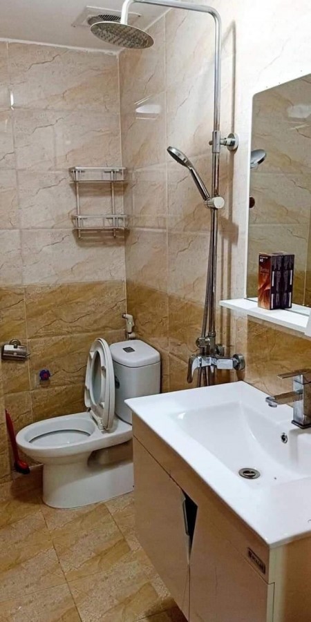 BÁN GẤP NHÀ HOA LÂM-LÔ GÓC-2 THOÁNG-NHÀ ĐẸP Ở NGAY.
