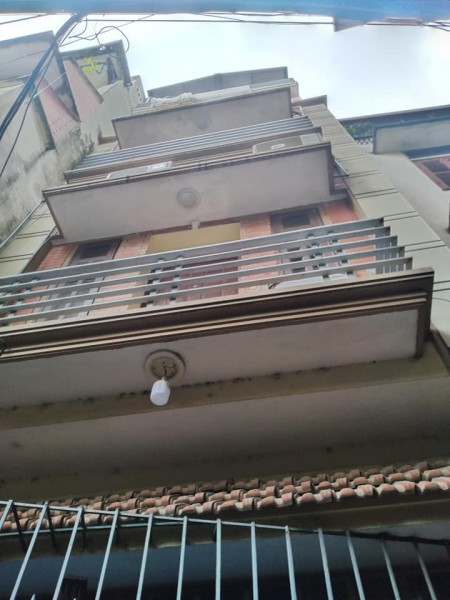 Bán Nhà Lạc Long Quân Tây Hồ 40m Mặt Tiền 4.2m 3.8 tỷ