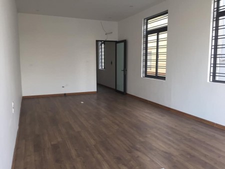 Cần bán gấp nhà ngõ 105 Thụy Khuê giá 6,5 tỷ, 60mx6T, đẹp ở luôn