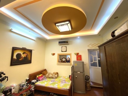 Nhà Nguyễn Văn Cừ Long Biên, 48m2x3T, ô tô qua cửa, giá chỉ 4 tỷ