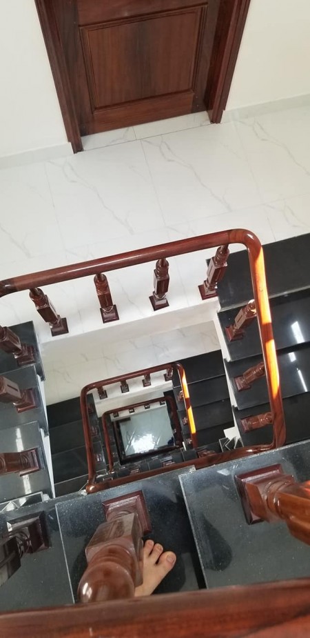 Nhà đẹp Mỹ đình ô tô đỗ cửa 392, 5 tầng giá nhỉnh 3 tỷ, khu dân cư