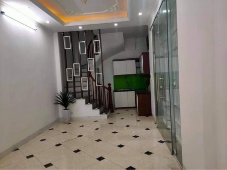 Chính chủ cần bán nhà Phố Hoàng Mai, Hoàng văn Thụ, nhà mới xây, ô tô gần nhà, ngõ rộng, thoáng mát, về ở luôn