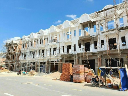Century City điểm nóng củ Long THành, ngân hàng hỗ trợ cay 700 %, lh 0933507009