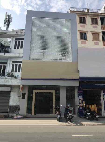Mặt Tiền Đường Kha Vạn Cân, nhà mới và rộng