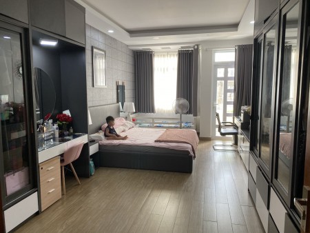 Nhà mới vào ở liền Nguyễn Văn Trỗi - khu dân trí cao 4 lầu giá 14.4 tỷ