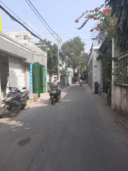 Chỉ 3.5 tỷ, dtsd 45m2, sổ vuông vức, thông số đẹp, cách đường Trường Chinh 200m