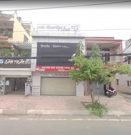 Nhà MT đ.Lê Đức Thọ dt.4,5x20m trống suốt