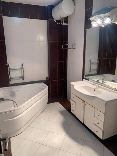Bán nhà Tây Mỗ Nam Từ Liêm, 54m, 5 tầng đúc, mặt tiền 5m, giá 3.4 tỷ mới xây
