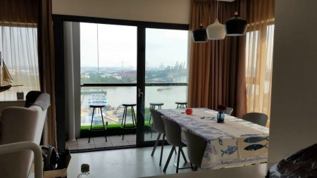 Cho thuê căn hộ 3 pn 116 m2 có sảnh và 2 ban công giá 21 triệu/tháng