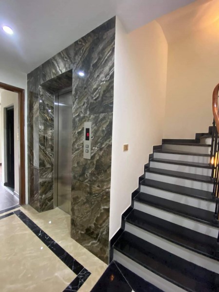Siêu phẩm Long Biên, hàng hiếm, không có căn thứ 2, dt 112m2, 6 tầng đúc, thang máy có sẵn
