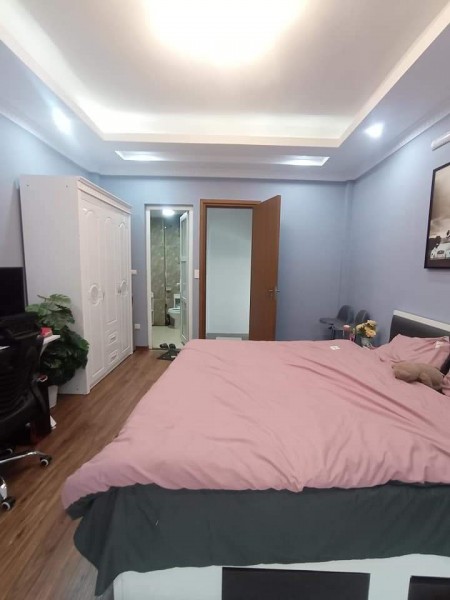 Nhà đẹp Thái Thịnh 63m2, giá bán 5.2 tỷ, lô góc siêu thoáng, kinh doanh sầm uất
