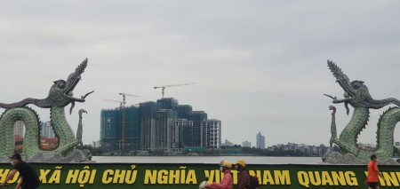 Nhỉnh 200 triệu/m2, đất Tây Hồ, dòng tiền xay toà nhà vp 526m2, mt 28m, mt Tấn 0985363818