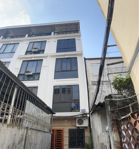 Bán siêu phẩm quận Cầu giấy, nội thất đẹp, về ở ngay, 36m2, giá siêu ổn áp 3.65 tỷ