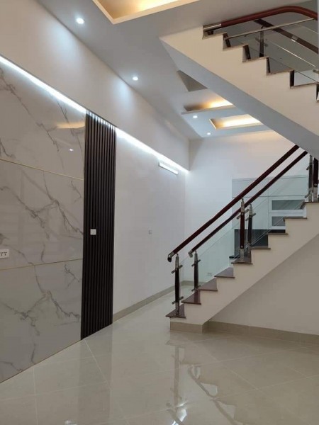 Bán nhà Láng Đống Đa 6 ngủ cho thuê 20 triệu/tháng, dt 40m2 x 5 tầng chỉ 3.85 tỷ ngõ rộng thoáng