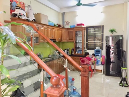 Bán Nhà Võ Chí Công Tây Hồ 20m Ra Mặt Phố Ngõ Nông Chỉ Đúng 8 Hộ Ở dt 42M x 4T giá chỉ 5.1 Tỷ